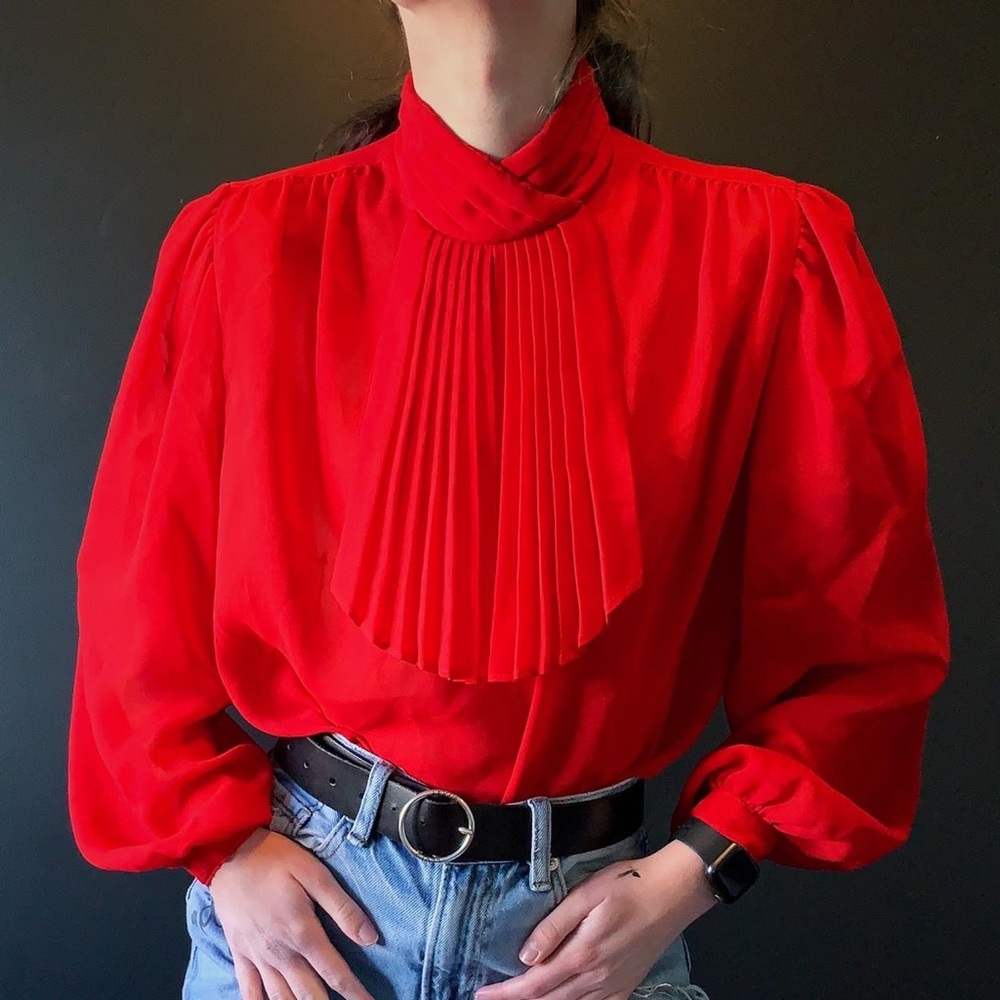 Red vintage pleated poet blosse with puff sleeves